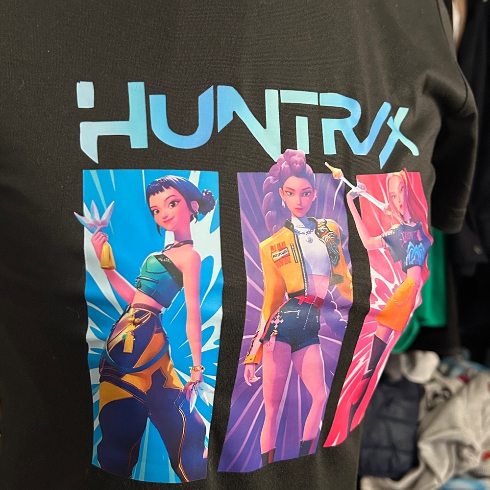 Huntrix Black Graphic Tee for Kids - Picture 5 of 11